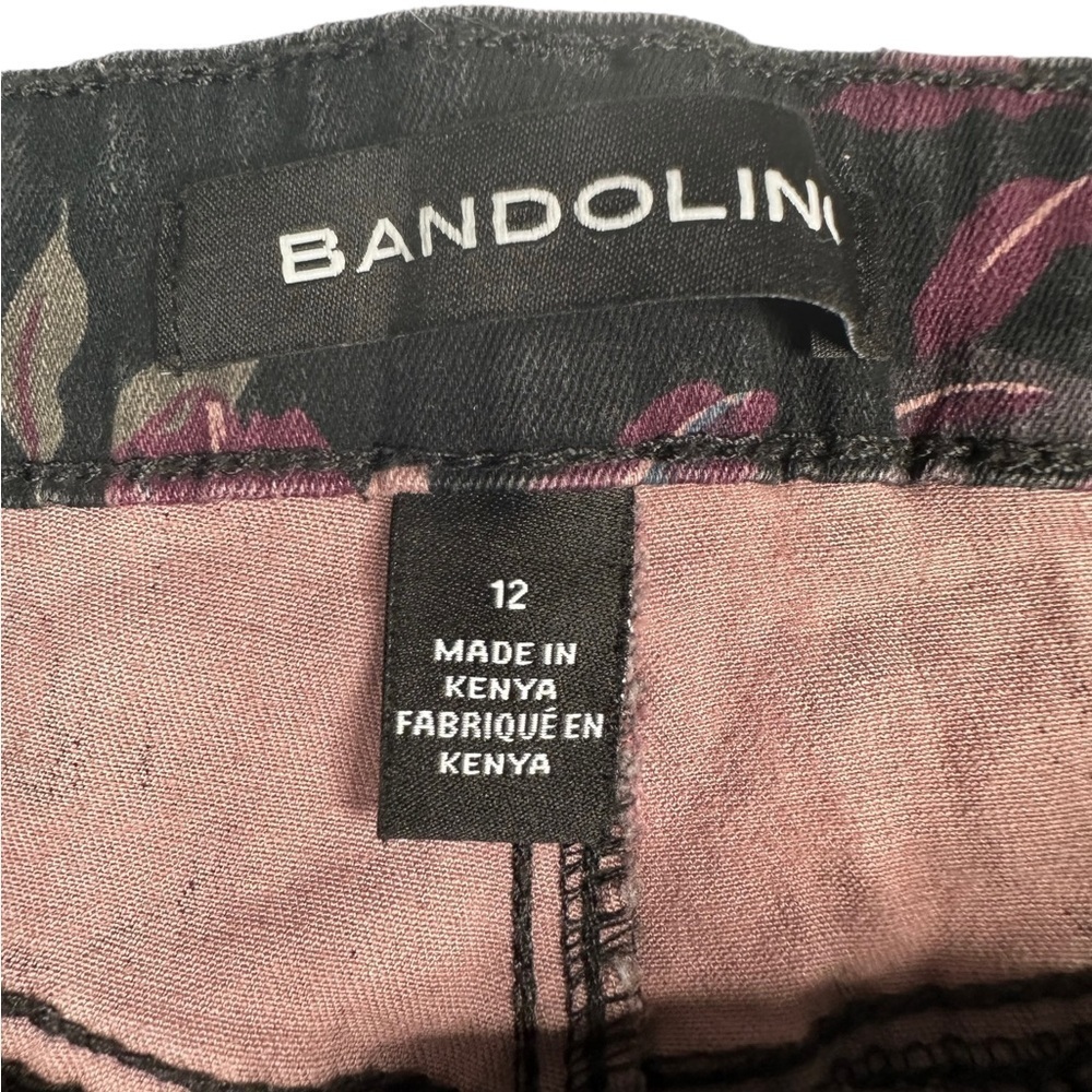 Bandolino Amy‎ black/burgundy floral straight leg  jeans - Picture 6 of 7